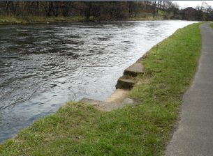 ferry steps on river leven